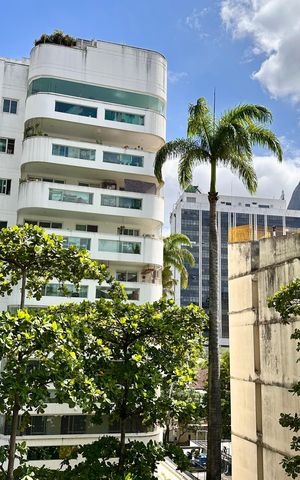 Apartamento à venda com 167m², 3 quartos e 1 vaga Apartamento à venda com 167m², 3 quartos e 1 vagaVista