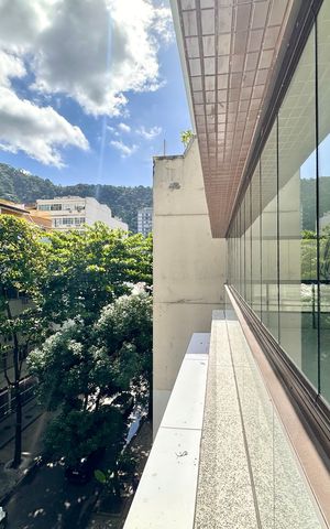 Apartamento à venda com 167m², 3 quartos e 1 vaga Apartamento à venda com 167m², 3 quartos e 1 vagaPlaquinha instalada