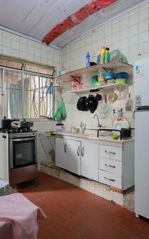 Casa à venda com 450m², 2 quartos e 2 vagas Casa à venda com 450m², 2 quartos e 2 vagasCozinha