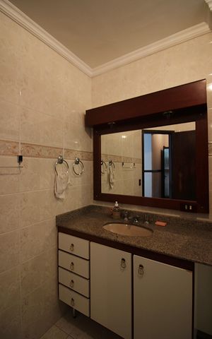 Apartamento à venda com 196m², 3 quartos e 2 vagasBanheiro da Suíte