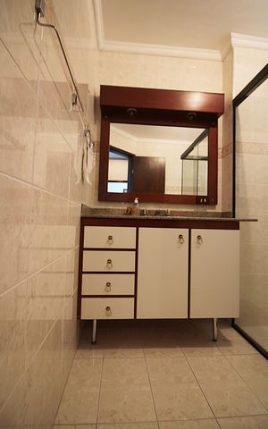 Apartamento à venda com 196m², 3 quartos e 2 vagasBanheiro da Suíte