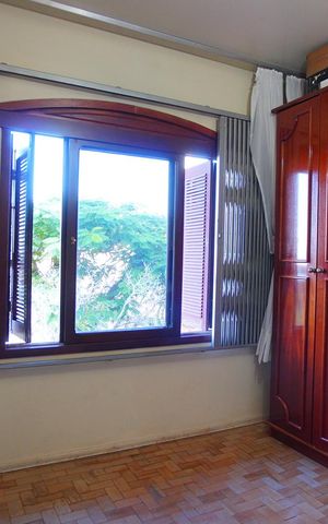 Casa à venda com 320m², 5 quartos e 6 vagasQuarto 2 - Segundo Andar