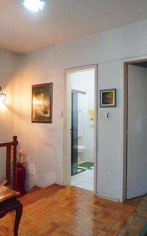 Casa à venda com 320m², 5 quartos e 6 vagasHall