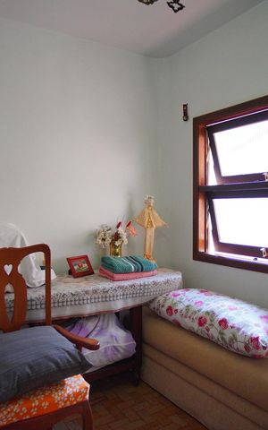Casa à venda com 320m², 5 quartos e 6 vagasQuarto 4 - Segundo Andar