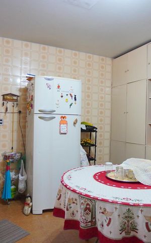 Casa à venda com 320m², 5 quartos e 6 vagasCozinha