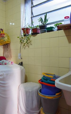 Casa à venda com 320m², 5 quartos e 6 vagasLavanderia