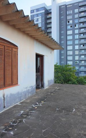 Casa à venda com 320m², 5 quartos e 6 vagasTerraço
