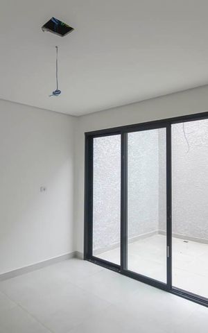 Casa à venda com 107m², 3 quartos e 2 vagas Casa à venda com 107m², 3 quartos e 2 vagasCozinha
