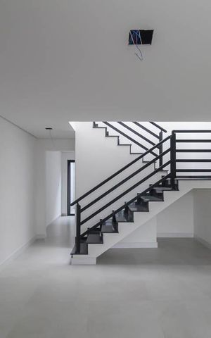Casa à venda com 107m², 3 quartos e 2 vagas Casa à venda com 107m², 3 quartos e 2 vagasSala