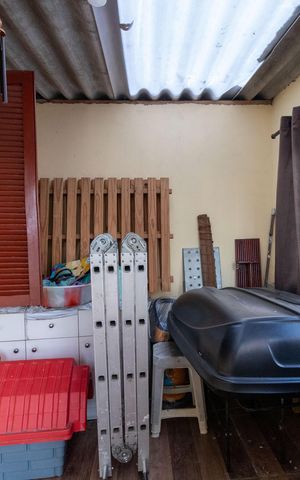 Casa à venda com 197m², 4 quartos e 2 vagas Casa à venda com 197m², 4 quartos e 2 vagasVaranda
