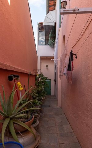 Casa à venda com 313m², 4 quartos e 2 vagas Casa à venda com 313m², 4 quartos e 2 vagasÁrea de Serviço