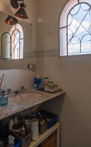 Casa à venda com 313m², 4 quartos e 2 vagas Casa à venda com 313m², 4 quartos e 2 vagasBanheiro Social 1