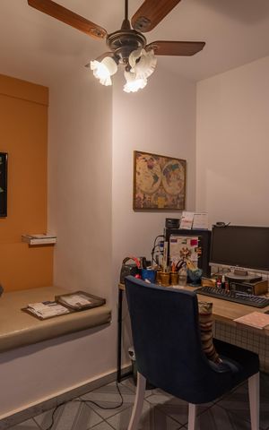 Casa à venda com 313m², 4 quartos e 2 vagas Casa à venda com 313m², 4 quartos e 2 vagasEscritório