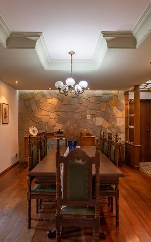 Casa à venda com 313m², 4 quartos e 2 vagas Casa à venda com 313m², 4 quartos e 2 vagasSala 2