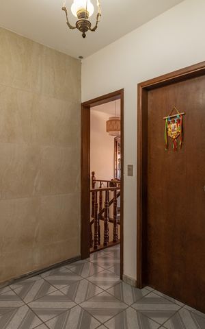 Casa à venda com 313m², 4 quartos e 2 vagas Casa à venda com 313m², 4 quartos e 2 vagasCorredor
