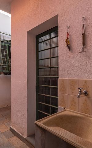 Casa à venda com 313m², 4 quartos e 2 vagas Casa à venda com 313m², 4 quartos e 2 vagasÁrea de Serviço