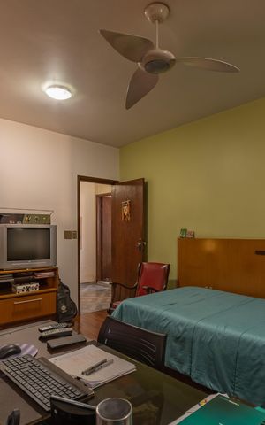 Casa à venda com 313m², 4 quartos e 2 vagas Casa à venda com 313m², 4 quartos e 2 vagasSuíte