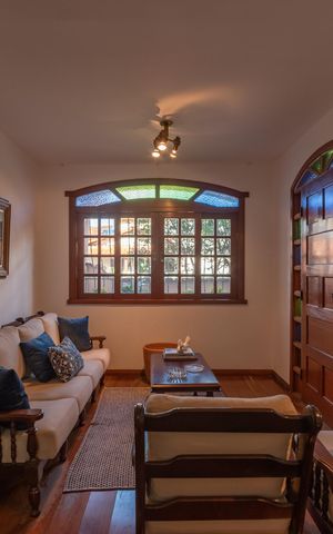 Casa à venda com 313m², 4 quartos e 2 vagas Casa à venda com 313m², 4 quartos e 2 vagasSala 1
