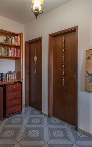 Casa à venda com 313m², 4 quartos e 2 vagas Casa à venda com 313m², 4 quartos e 2 vagasCorredor