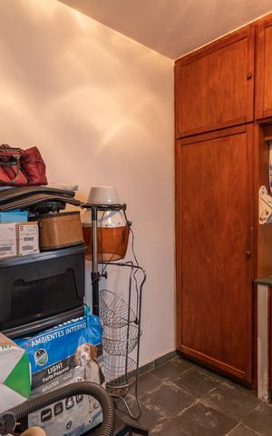 Casa à venda com 313m², 4 quartos e 2 vagas Casa à venda com 313m², 4 quartos e 2 vagasQuarto de Serviço
