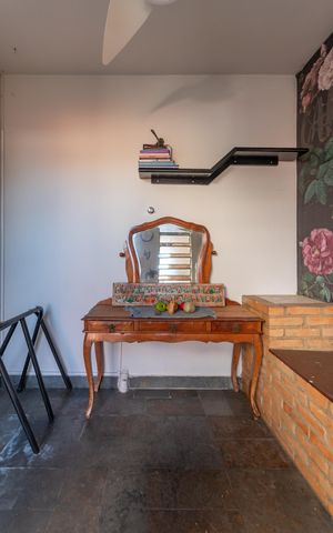 Casa à venda com 313m², 4 quartos e 2 vagas Casa à venda com 313m², 4 quartos e 2 vagasQuarto 3