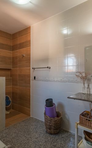 Casa à venda com 313m², 4 quartos e 2 vagas Casa à venda com 313m², 4 quartos e 2 vagasBanheiro Suíte