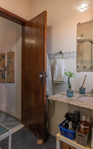 Casa à venda com 313m², 4 quartos e 2 vagas Casa à venda com 313m², 4 quartos e 2 vagasBanheiro Social 1