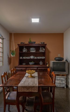 Casa à venda com 313m², 4 quartos e 2 vagas Casa à venda com 313m², 4 quartos e 2 vagasSala 3