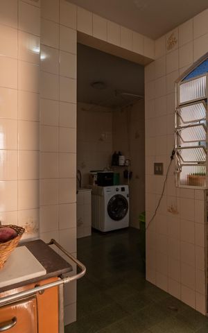 Casa à venda com 313m², 4 quartos e 2 vagas Casa à venda com 313m², 4 quartos e 2 vagasÁrea de Serviço