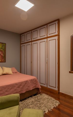 Casa à venda com 313m², 4 quartos e 2 vagas Casa à venda com 313m², 4 quartos e 2 vagasQuarto 1