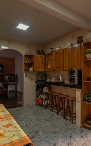 Casa à venda com 313m², 4 quartos e 2 vagas Casa à venda com 313m², 4 quartos e 2 vagasCozinha
