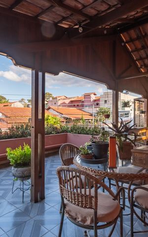 Casa à venda com 313m², 4 quartos e 2 vagas Casa à venda com 313m², 4 quartos e 2 vagasVaranda/Sala