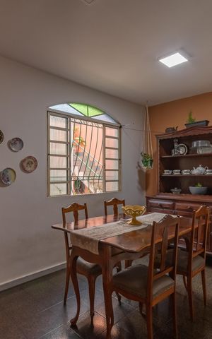 Casa à venda com 313m², 4 quartos e 2 vagas Casa à venda com 313m², 4 quartos e 2 vagasSala 3