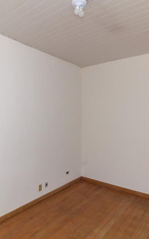 Casa à venda com 200m², 3 quartos e 1 vaga Casa à venda com 200m², 3 quartos e 1 vagaQuarto 1