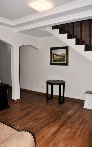 Casa à venda com 280m², 3 quartos e 2 vagas Casa à venda com 280m², 3 quartos e 2 vagasDetalhe - Sala