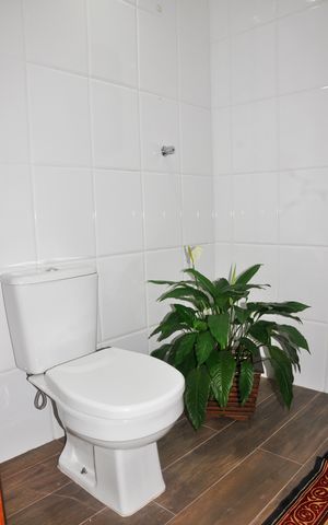 Casa à venda com 280m², 3 quartos e 2 vagas Casa à venda com 280m², 3 quartos e 2 vagasDetalhe - Lavabo