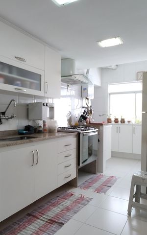 Apartamento à venda com 225m², 3 quartos e 2 vagas Apartamento à venda com 225m², 3 quartos e 2 vagasCozinha - Armários