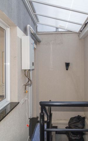 Casa de condomínio à venda com 180m², 3 quartos e 2 vagas Casa de condomínio à venda com 180m², 3 quartos e 2 vagasÁrea de Serviço