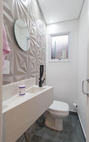 Casa de condomínio à venda com 180m², 3 quartos e 2 vagas Casa de condomínio à venda com 180m², 3 quartos e 2 vagasLavabo 1