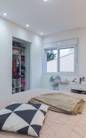 Casa de condomínio à venda com 180m², 3 quartos e 2 vagas Casa de condomínio à venda com 180m², 3 quartos e 2 vagasSuíte 2