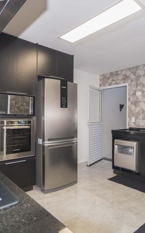 Casa de condomínio à venda com 180m², 3 quartos e 2 vagas Casa de condomínio à venda com 180m², 3 quartos e 2 vagasCozinha