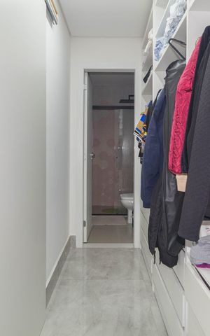 Casa de condomínio à venda com 180m², 3 quartos e 2 vagas Casa de condomínio à venda com 180m², 3 quartos e 2 vagasCloset - Suíte 2