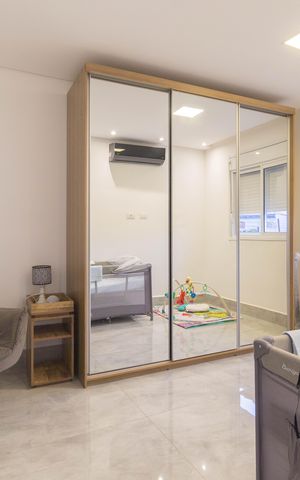 Casa de condomínio à venda com 180m², 3 quartos e 2 vagas Casa de condomínio à venda com 180m², 3 quartos e 2 vagasSuíte 1