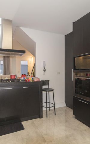 Casa de condomínio à venda com 180m², 3 quartos e 2 vagas Casa de condomínio à venda com 180m², 3 quartos e 2 vagasCozinha