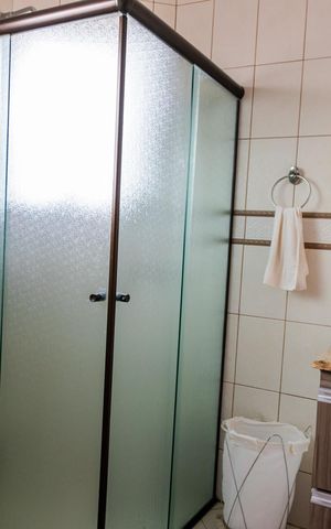 Casa à venda com 356m², 4 quartos e 4 vagasBanheiro da Suíte 2