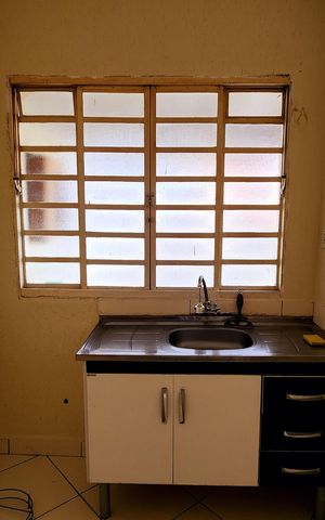 Casa à venda com 250m², 4 quartos e 1 vaga Casa à venda com 250m², 4 quartos e 1 vagaCozinha