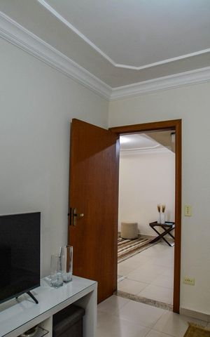 Casa à venda com 274m², 4 quartos e 4 vagas Casa à venda com 274m², 4 quartos e 4 vagasSala de TV