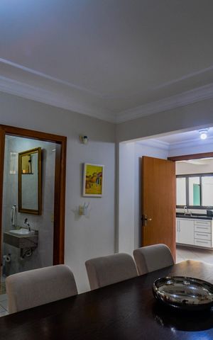 Casa à venda com 274m², 4 quartos e 4 vagas Casa à venda com 274m², 4 quartos e 4 vagasSala de Jantar
