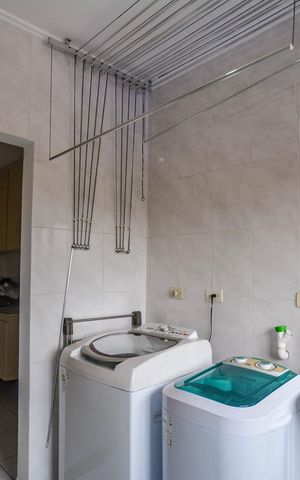 Casa à venda com 274m², 4 quartos e 4 vagas Casa à venda com 274m², 4 quartos e 4 vagasÁrea de Serviço