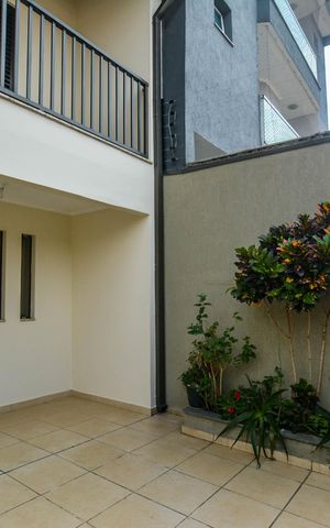 Casa à venda com 274m², 4 quartos e 4 vagas Casa à venda com 274m², 4 quartos e 4 vagasGaragem